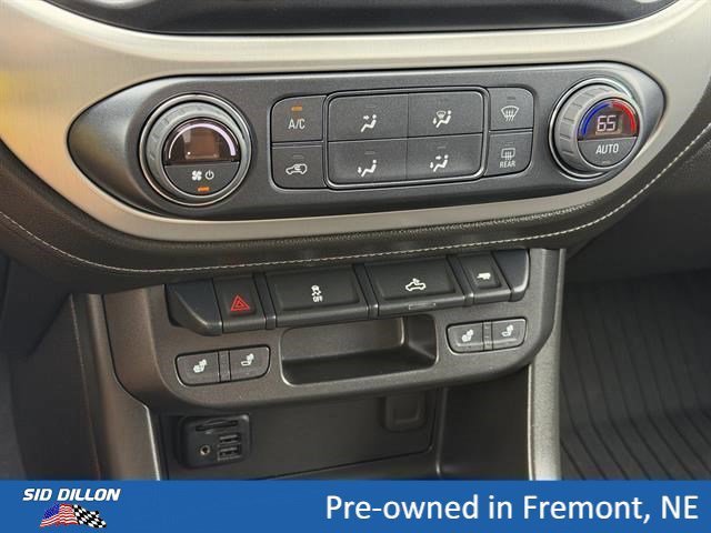 Used 2022 Summit White GMC 4WD Elevation image 12