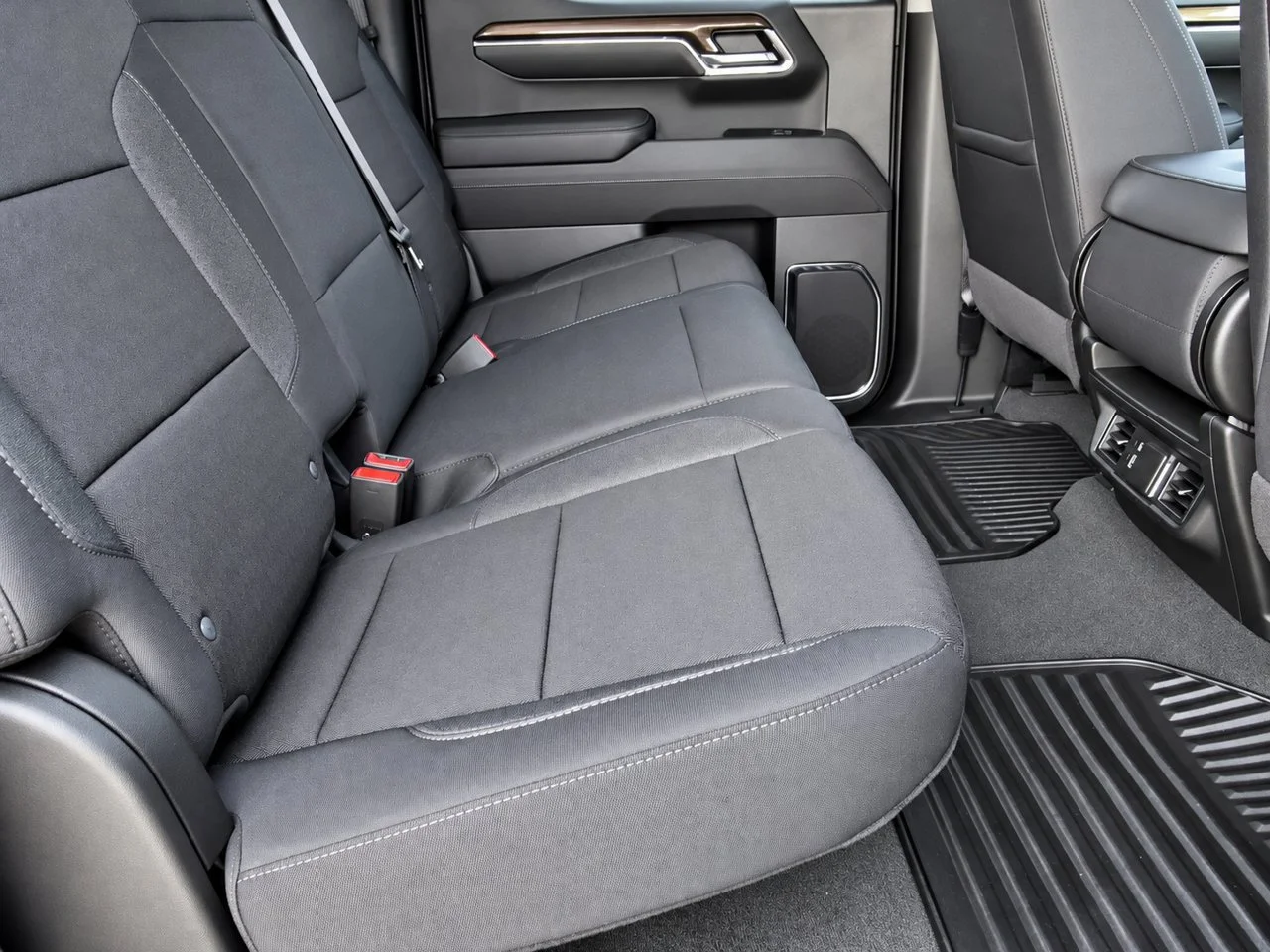 Used 2026 Sterling Gray Metallic Chevrolet LT image 34