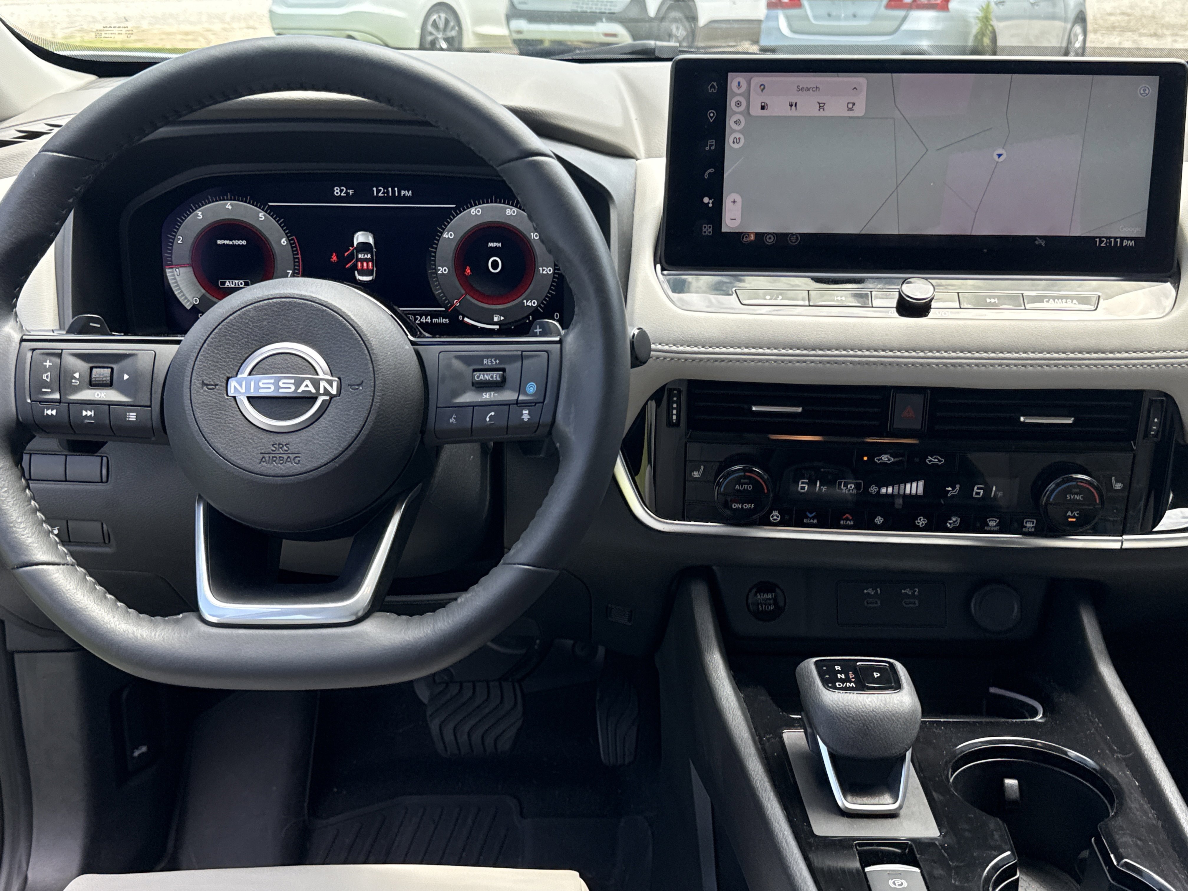 Used 2024 Everest White Pearl Nissan SL image 4