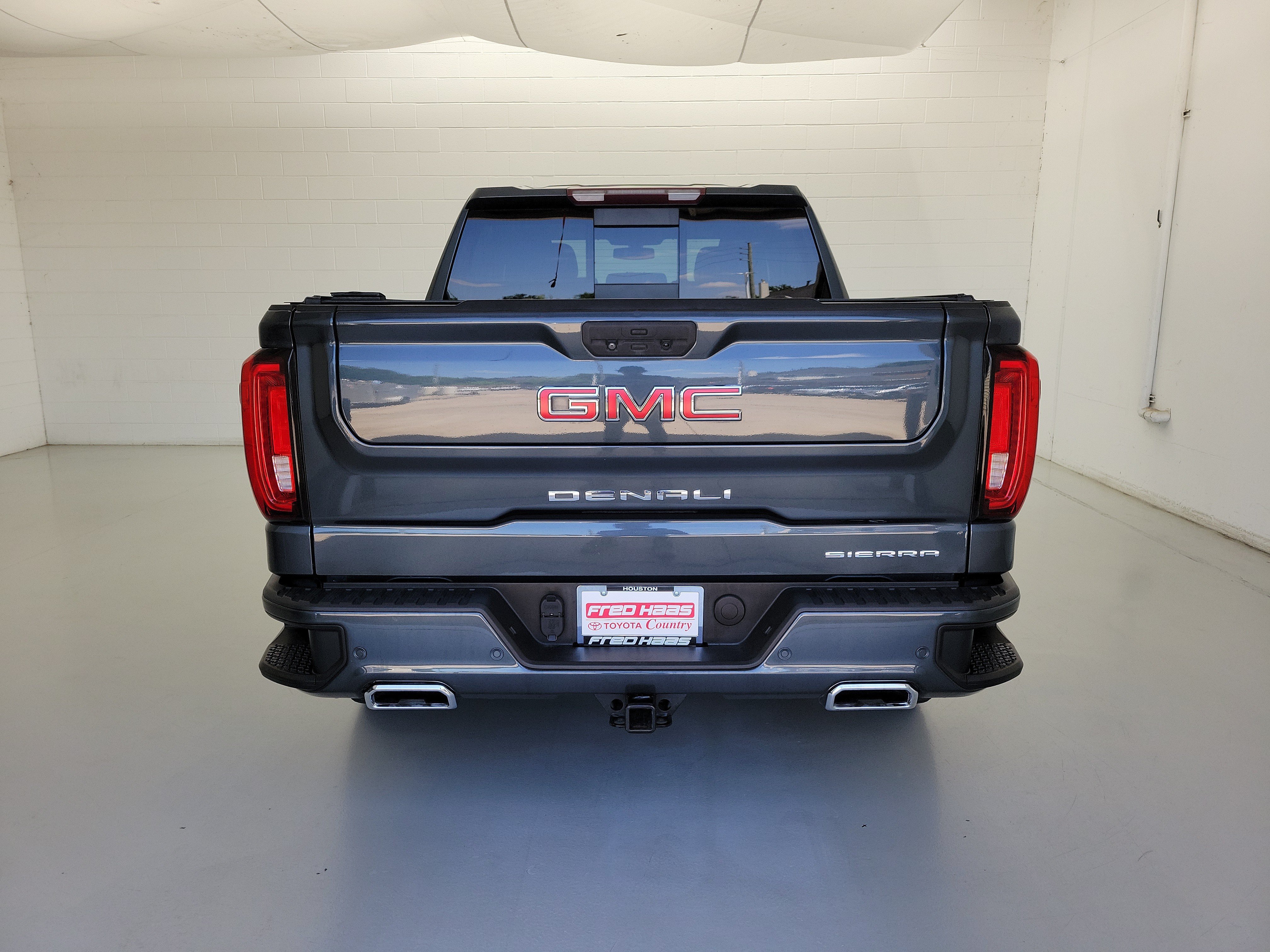 Used 2020 Dark Sky Metallic GMC Denali image 6
