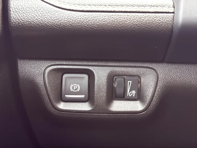 Used 2023 Silver GMC SLE image 35