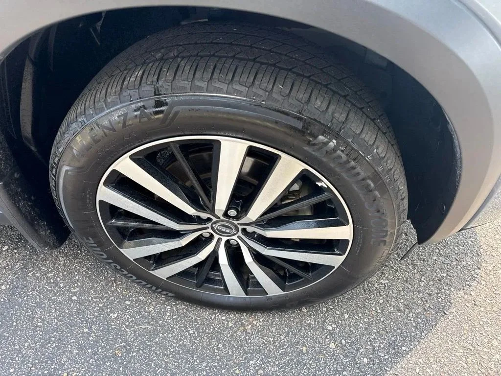 Used 2025 Boulder Gray Nissan Platinum image 5