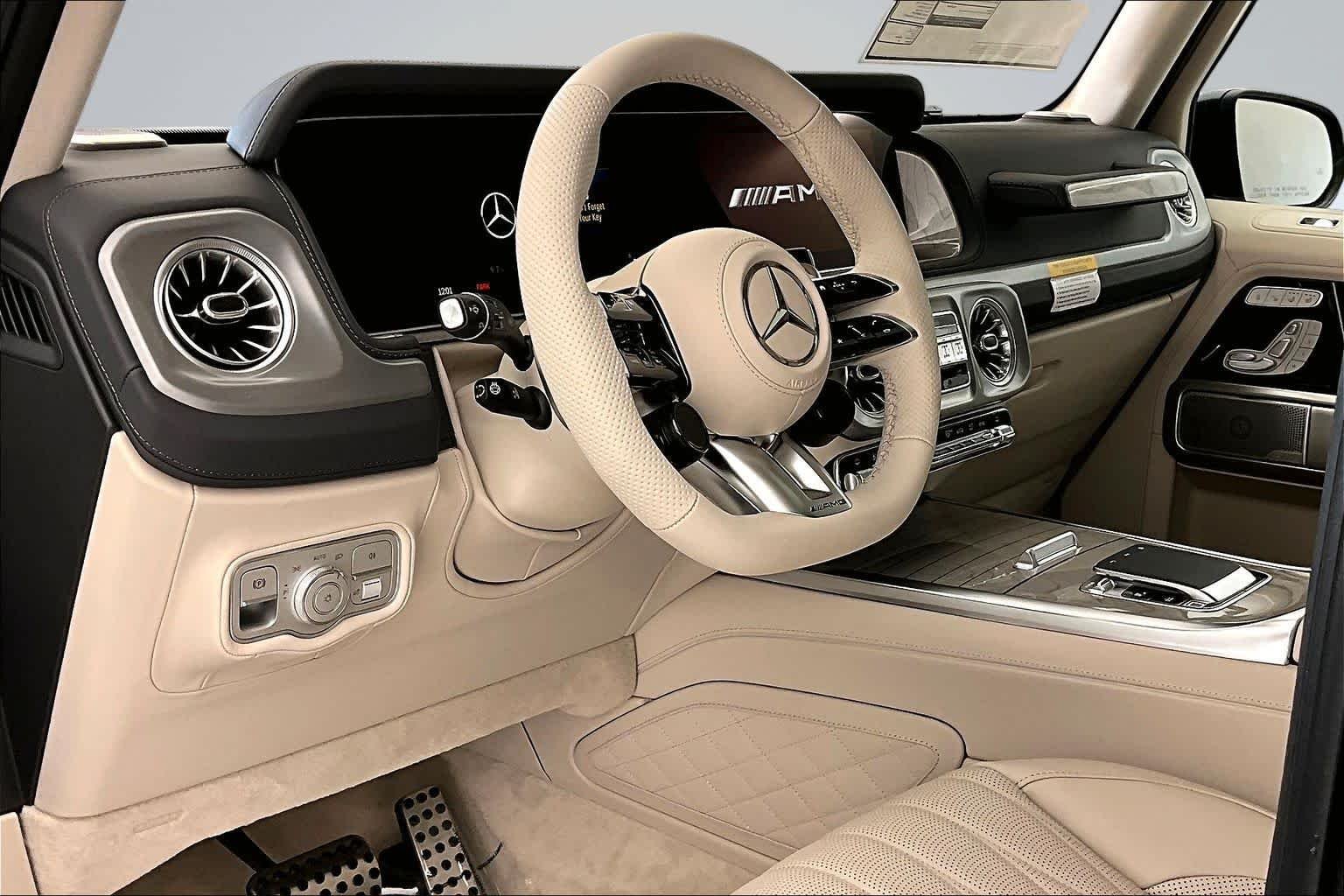 New 2027 MANUFAKTUR Dark Olive Green Magno Mercedes-Benz AMG® G 63 SUV image 2