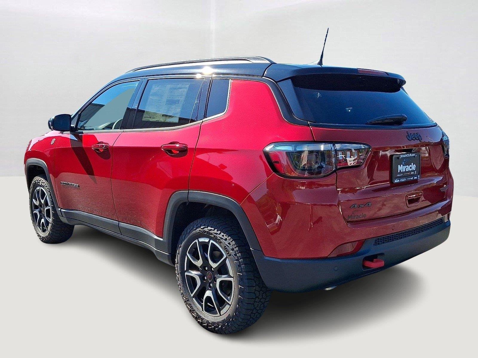New 2026 Red Hot Pearl-Coat Exterior Paint Jeep Trailhawk image 4