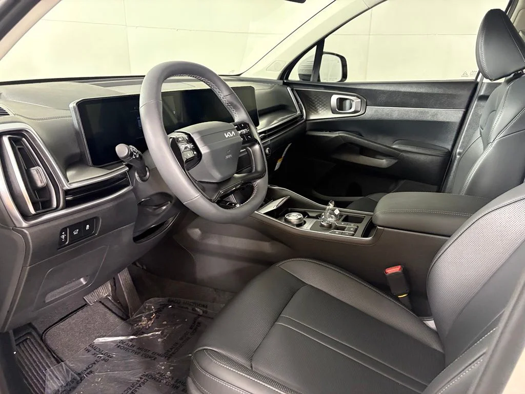 New 2026 Snow White Pearl Kia EX image 22