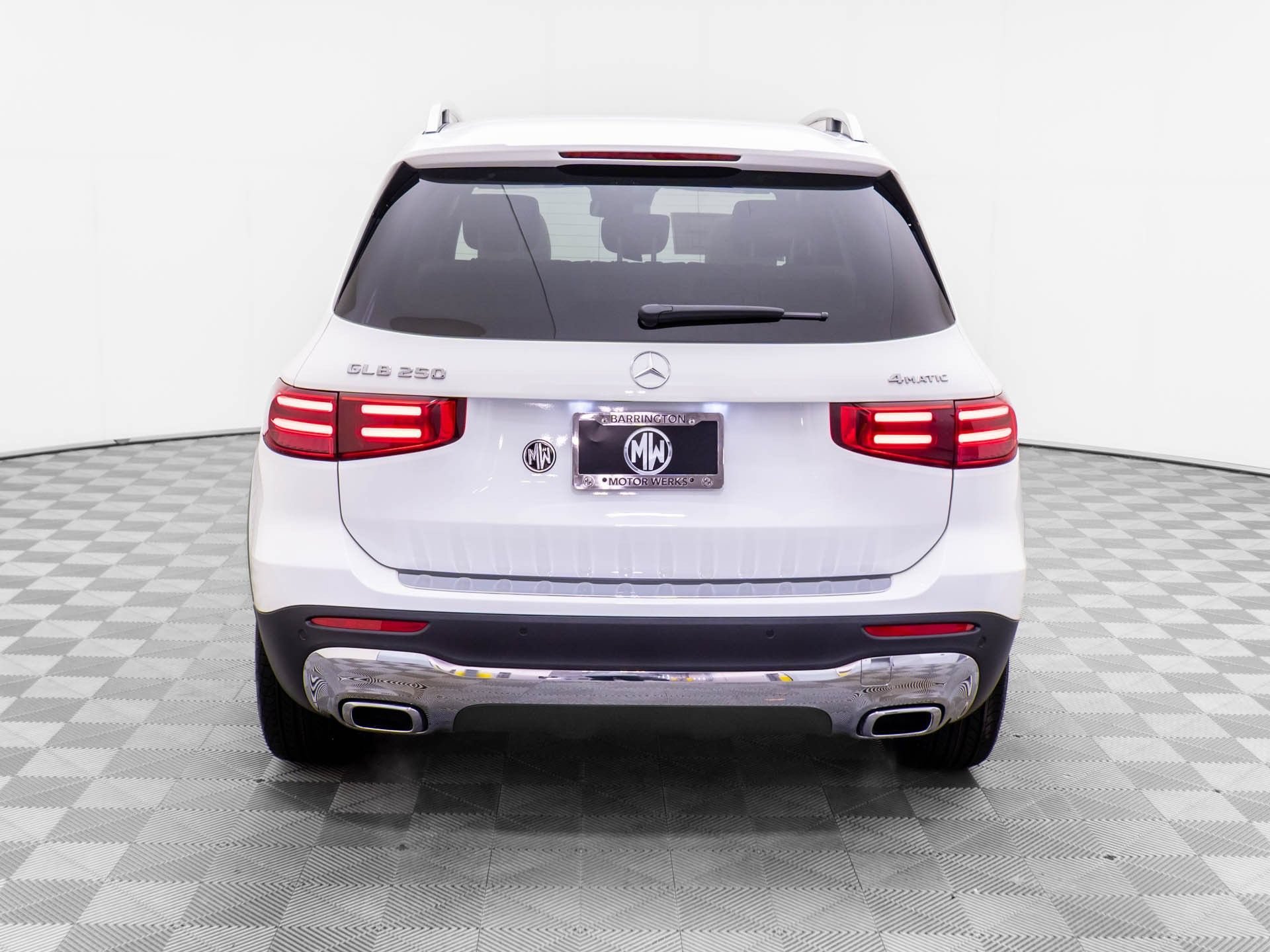 New 2026 Polar White Mercedes-Benz GLB 250 image 48
