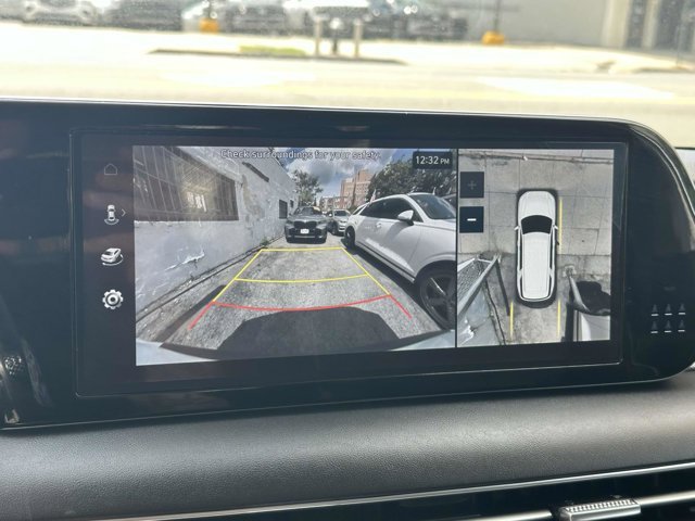 Used 2025 Hyper White Hyundai SEL Premium image 30