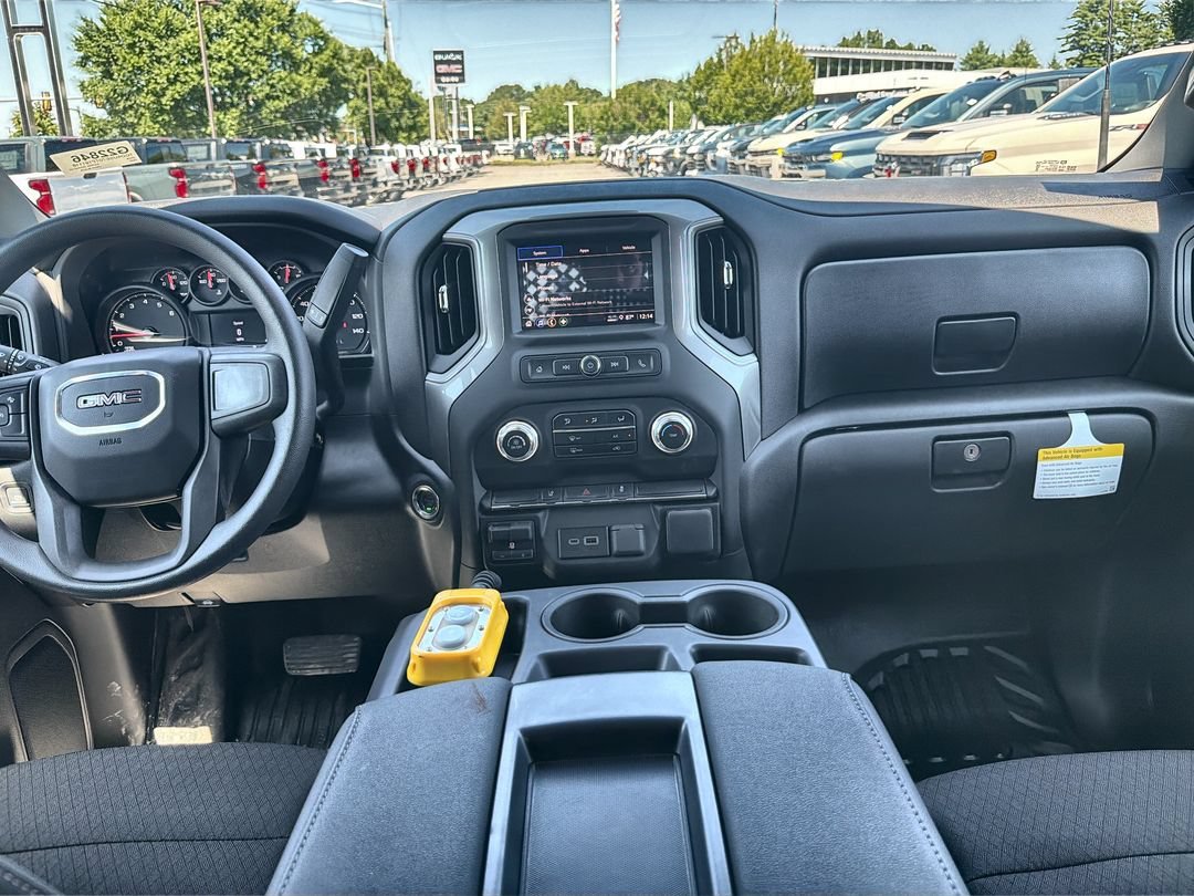 2026 GMC Sierra 3500 Chassis Cab Pro - Photo 11