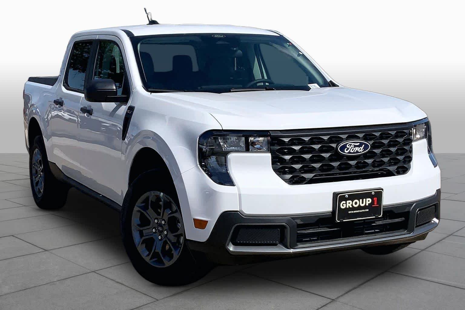 New 2026 Oxford White Ford XLT image 2