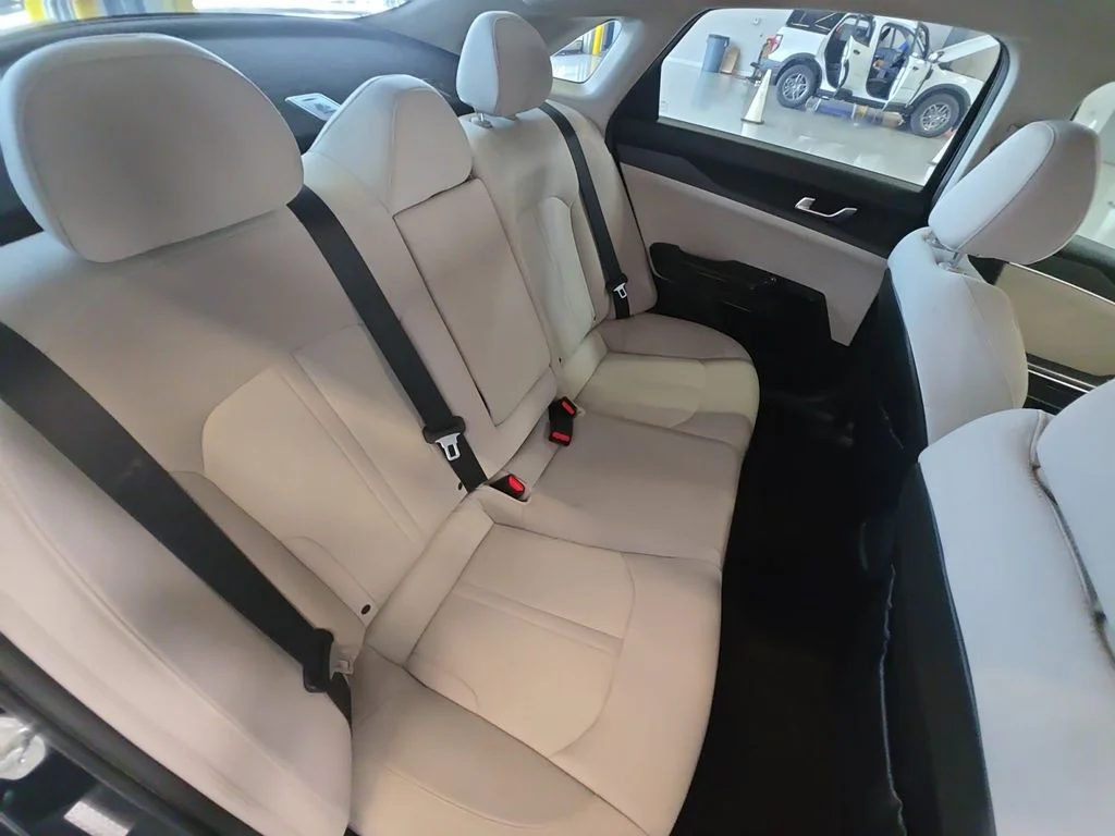 Used 2021 Black Kia LXS image 30