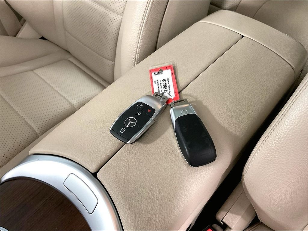 Used 2021 White Mercedes-Benz GLC 300 image 30