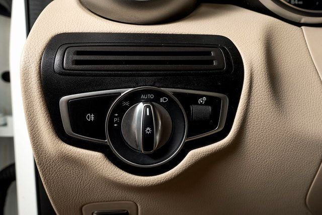 2022 Mercedes-Benz GLC GLC300 - Photo 40