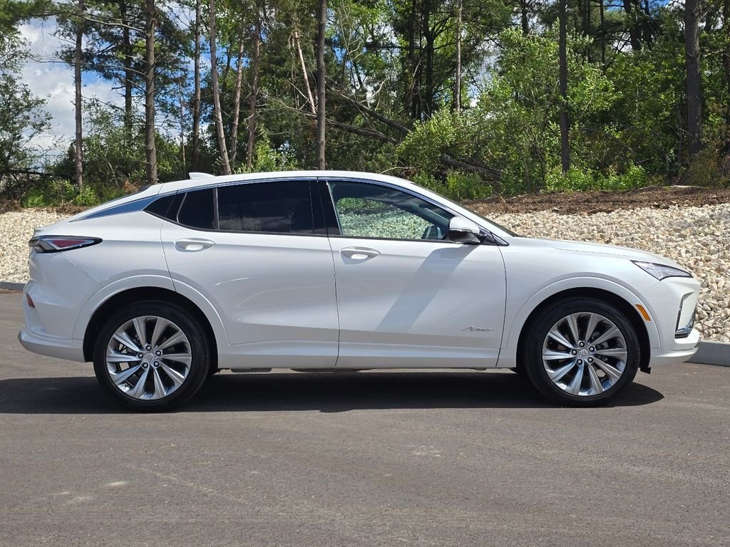 Used 2024 White Buick Avenir image 21