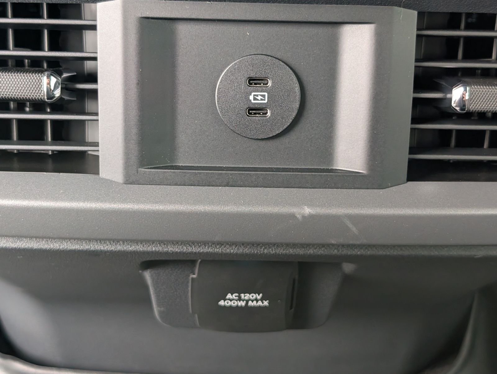 New 2026 Carbonized Gray Metallic Ford XLT image 34