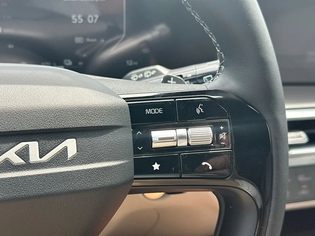 New 2026 White Kia X-Line SX Prestige image 27