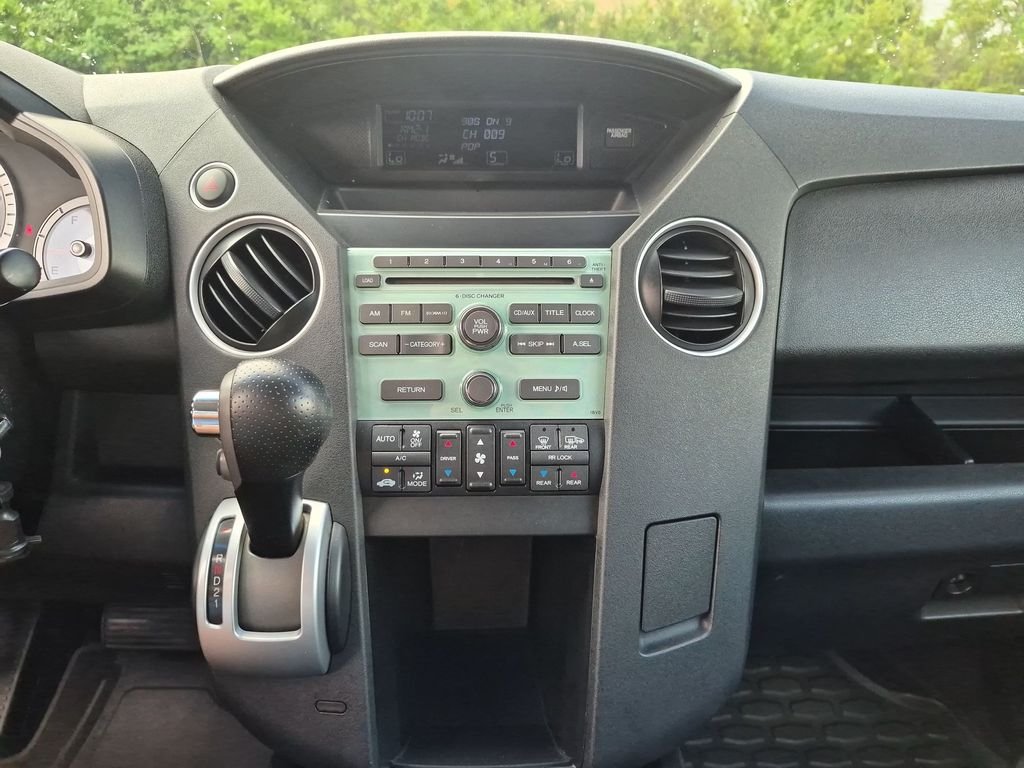 Used 2010 Silver Honda EX image 31