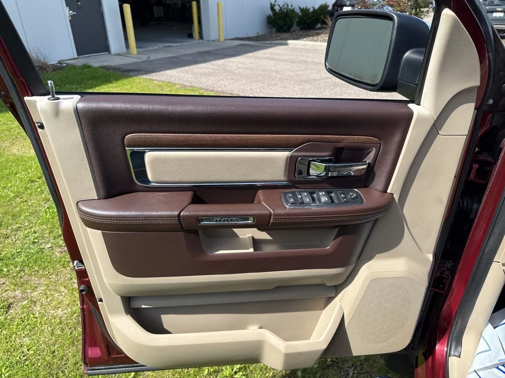 Used 2017 Delmonico Red Pearlcoat Ram Laramie image 15