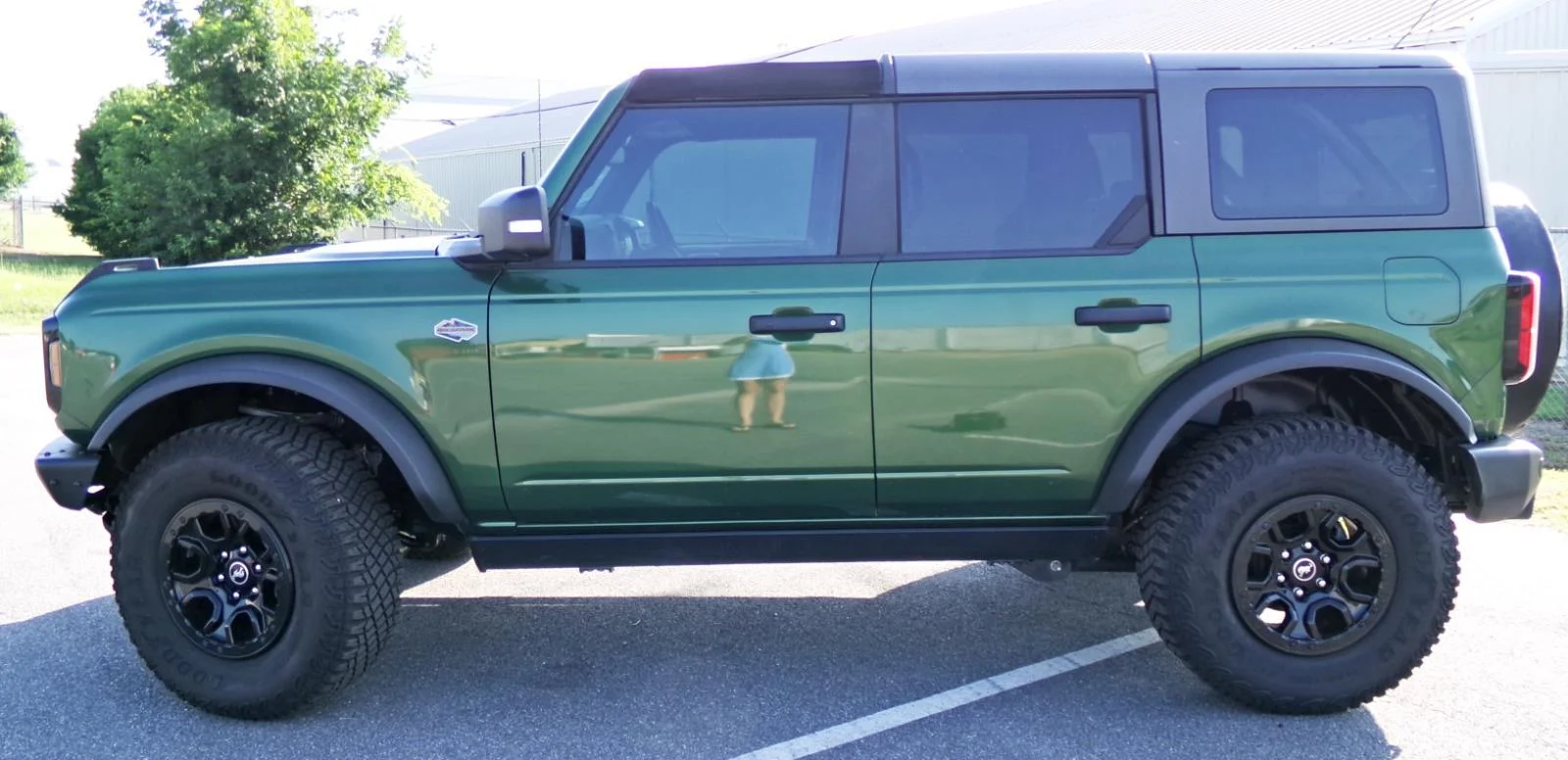 Used 2024 Eruption Green Ford Wildtrak image 2