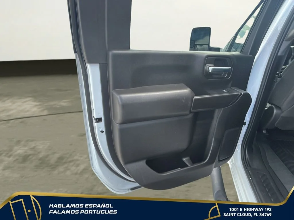 Used 2025 Summit White Chevrolet Custom image 23