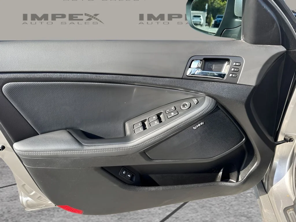 Used 2013 Silver Kia SX image 24