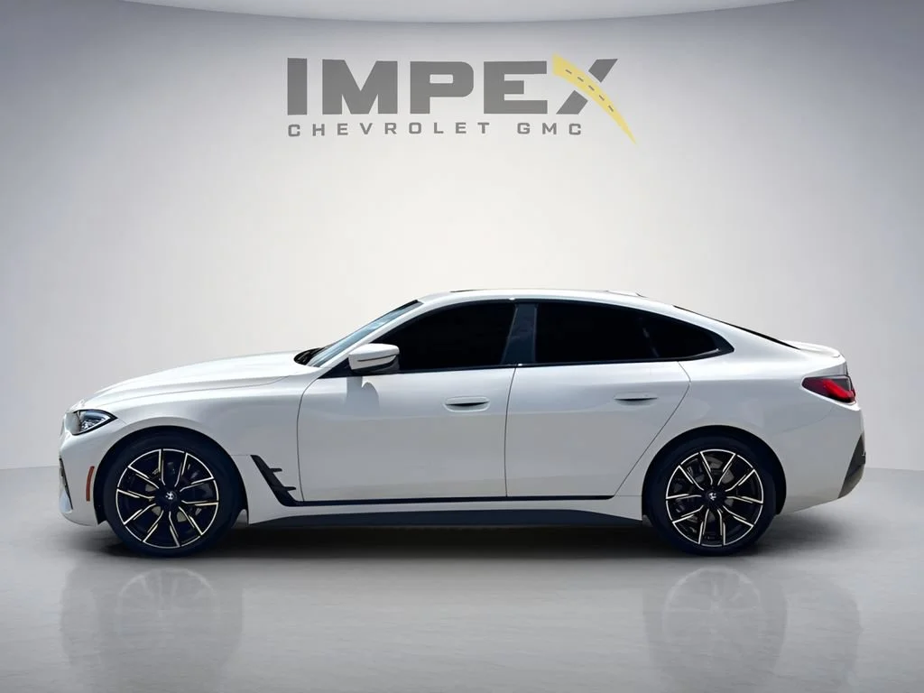 Used 2023  BMW 430i image 2