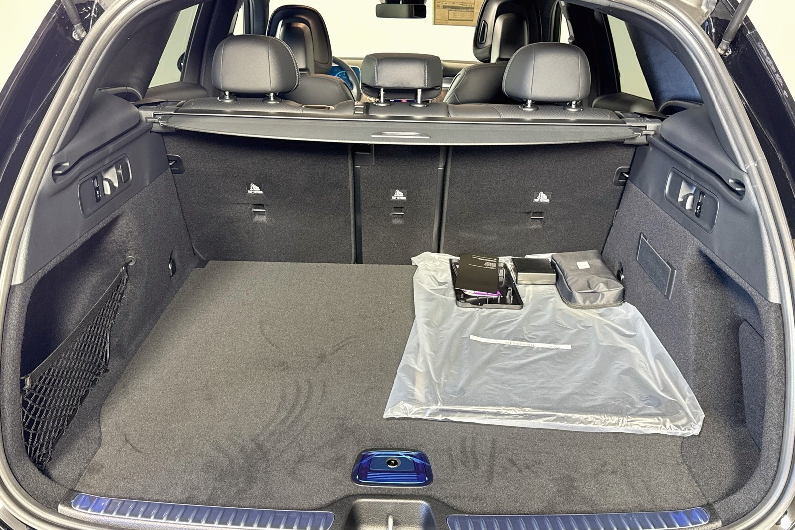 New 2026 Black Mercedes-Benz GLC 300 image 24