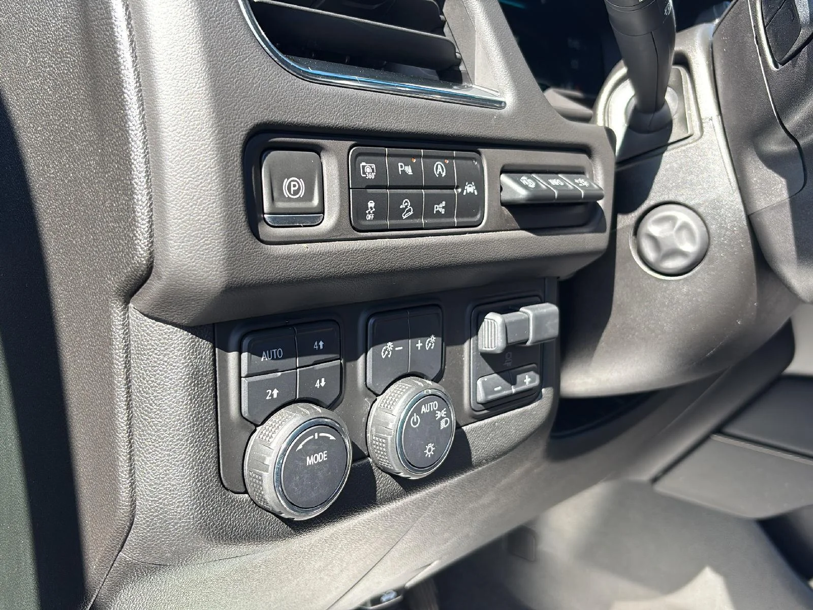Used 2023 BLACK Chevrolet Premier image 15