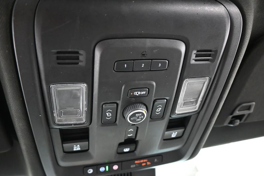 Used 2024 Sterling Metallic GMC Denali image 39
