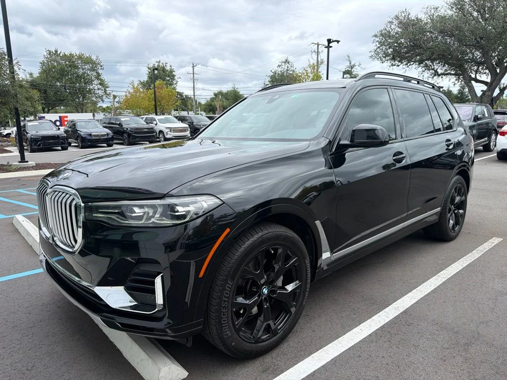Used 2022 Black BMW xDrive40i image 1
