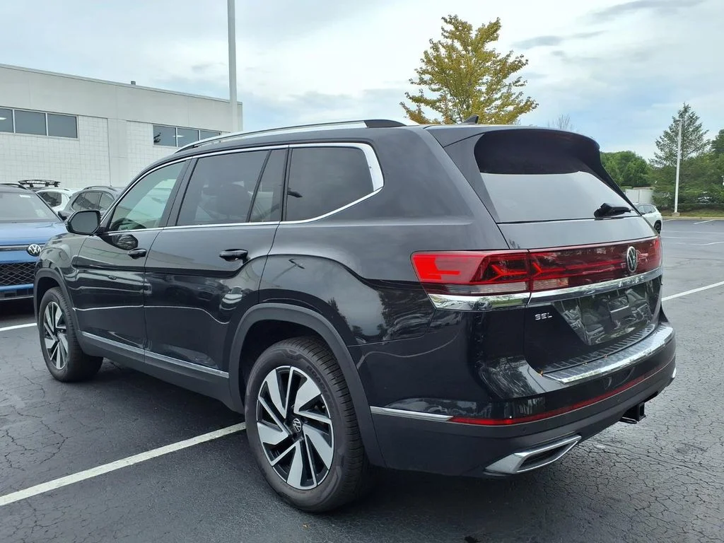 New 2026 Deep Black Pearl Volkswagen SEL image 4