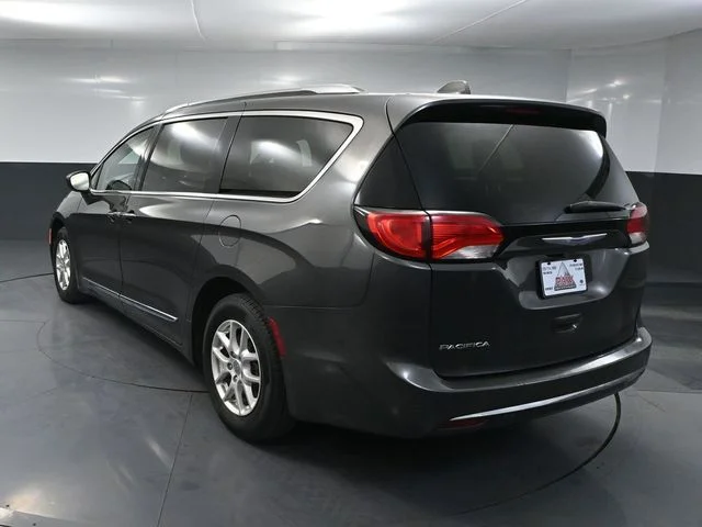 Used 2020 Gray Chrysler Touring L image 5