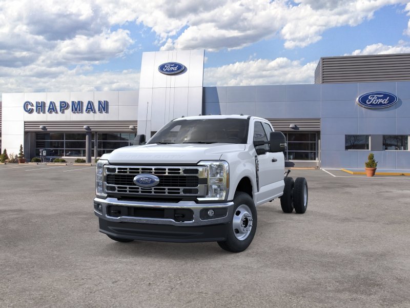 New 2026 Oxford White Ford F-350® XL image 2