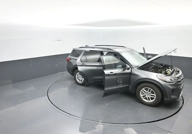 New 2026 Carbonized Gray Metallic Ford Active image 40