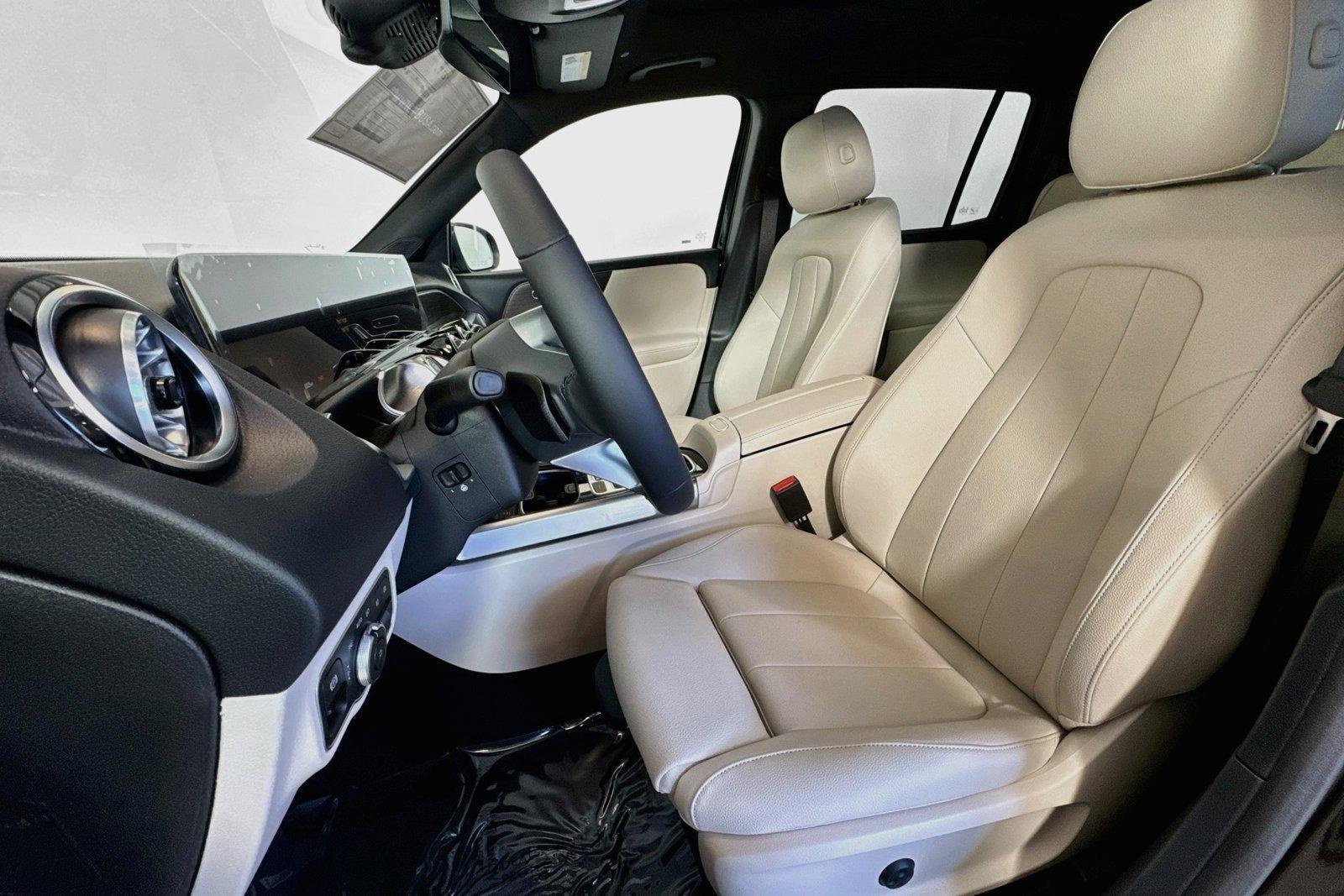 New 2026 Night Black Mercedes-Benz GLB 250 image 18