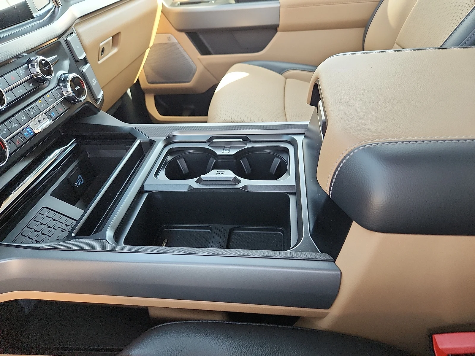 New 2026 Oxford White Ford Lariat image 25