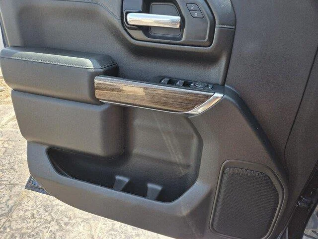 Used 2022 Northsky Blue Metallic Chevrolet RST image 20
