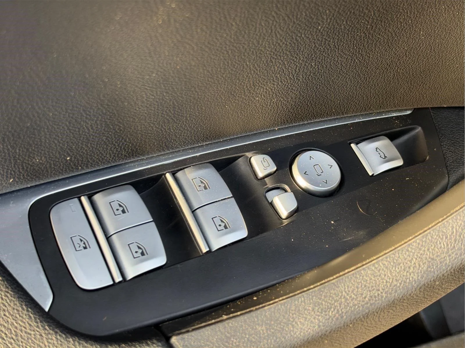 Used 2024 Dark Graphite Metallic BMW xDrive30i image 21
