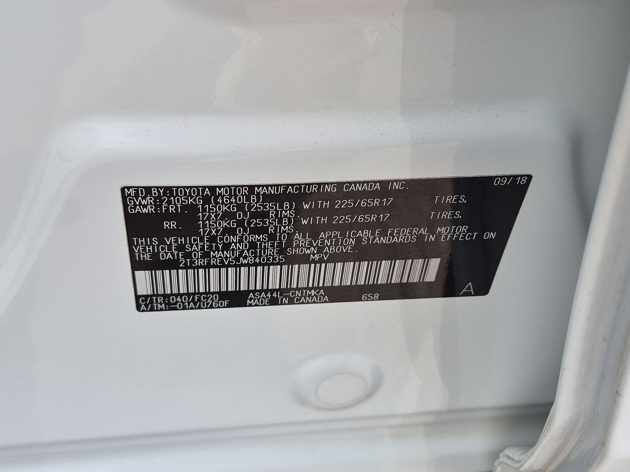 Used 2018 Super White Toyota XLE image 31