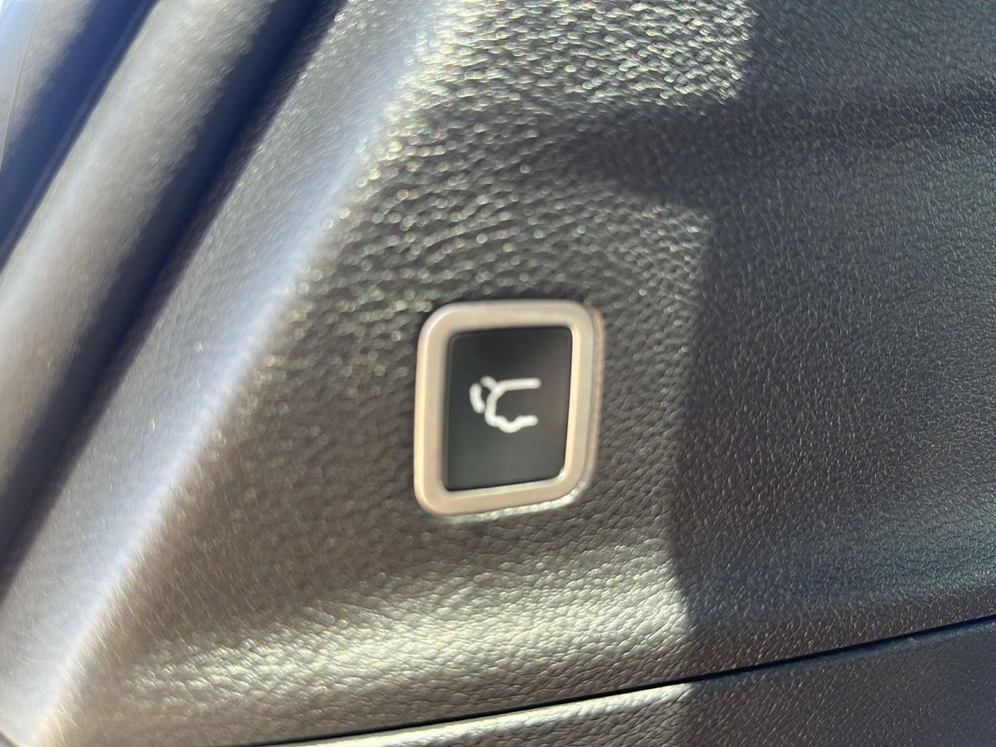 New 2026 Diamond Black Crystal Pearlcoat Chrysler Select image 34
