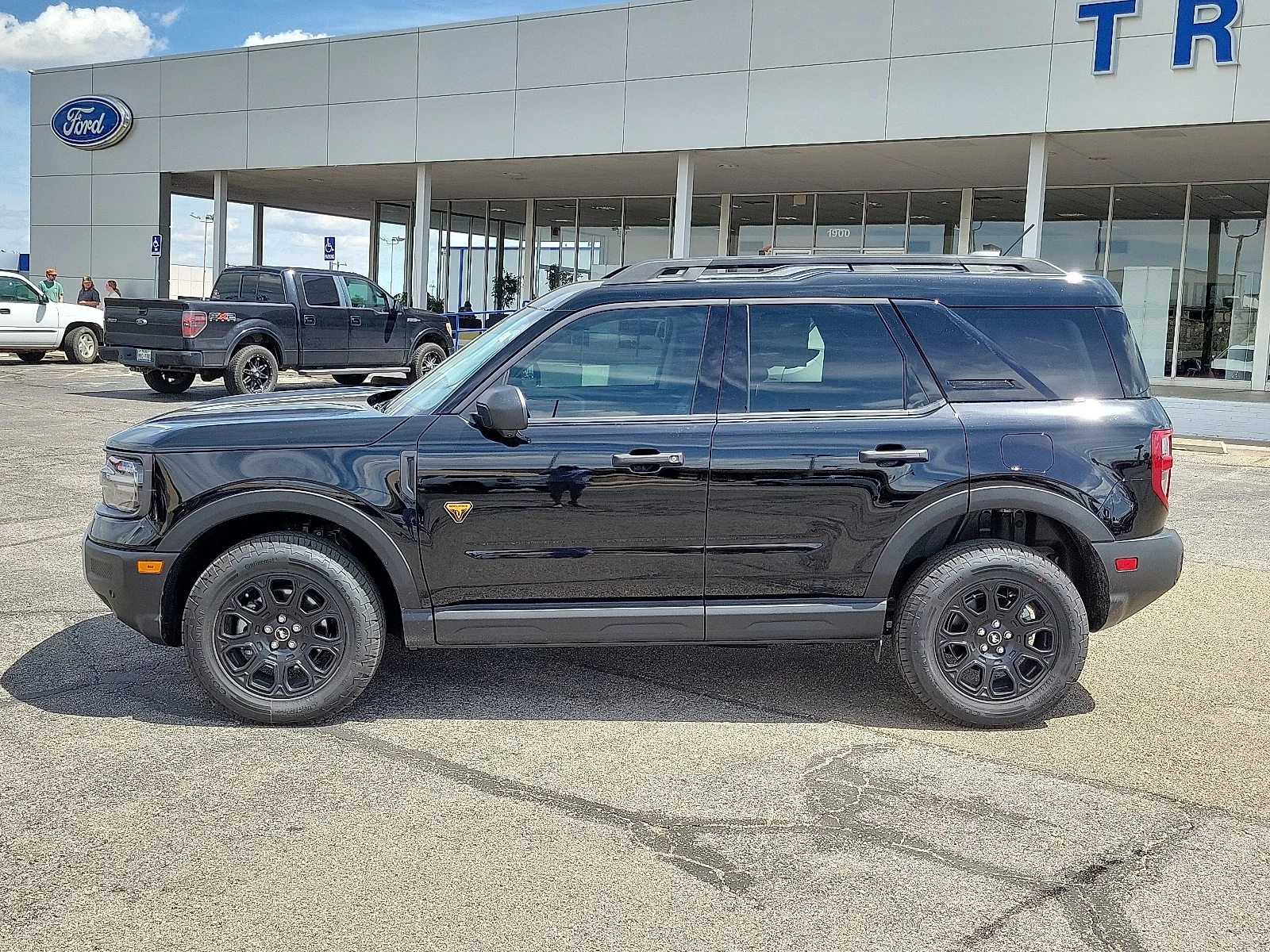 New 2025 Shadow Black Ford Badlands&reg; image 2