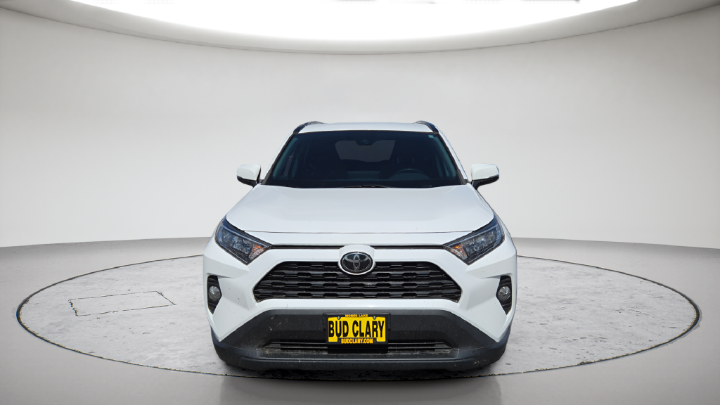 Certified Used 2021 White Toyota XLE image 3