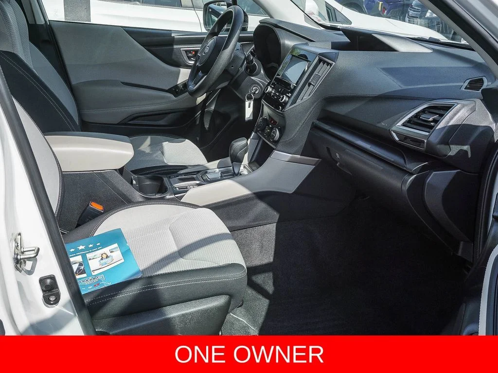 Used 2020 White Subaru Base image 12