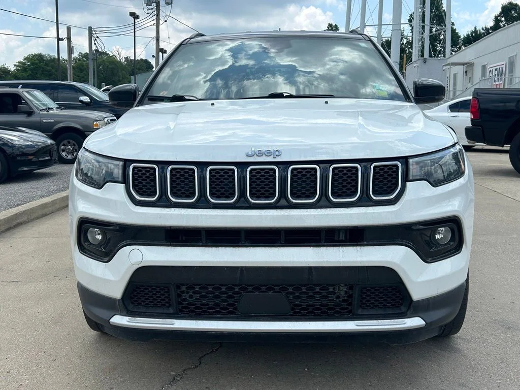 Used 2023 White Jeep Limited image 3