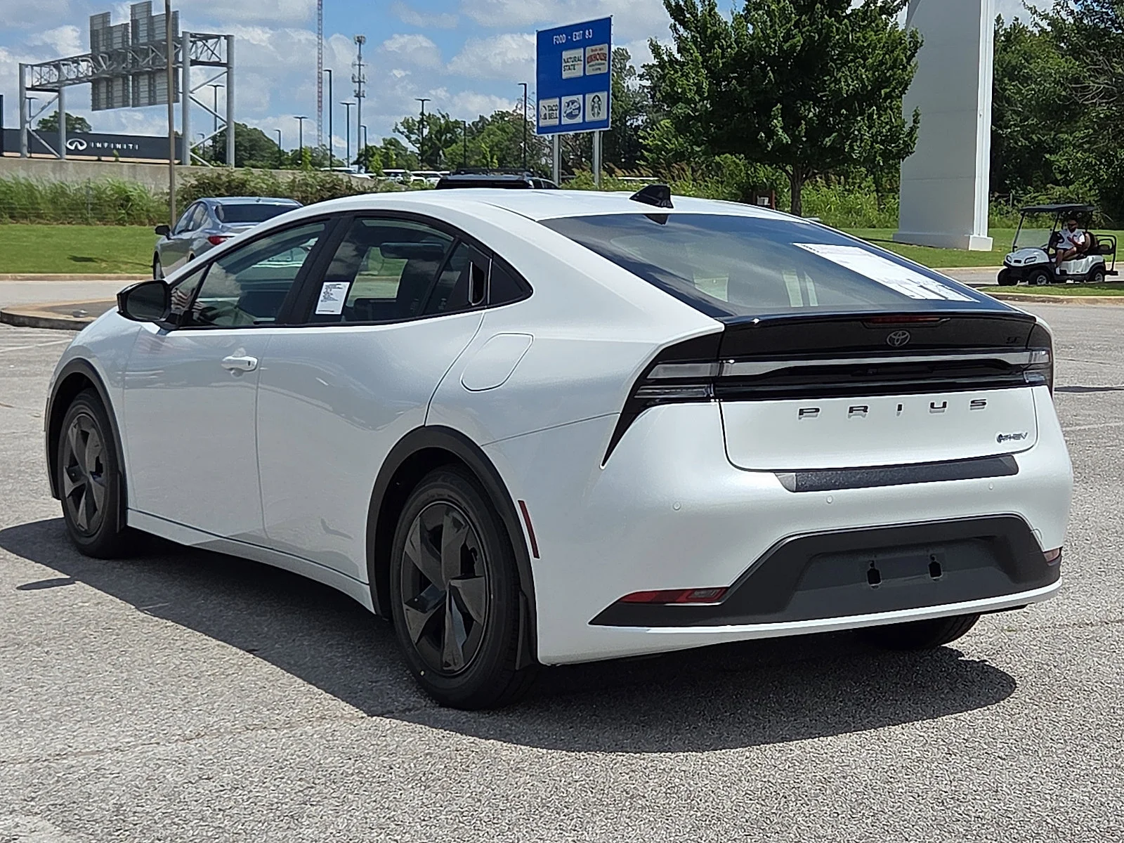 New 2026 Wind Chill Prl Toyota SE image 3