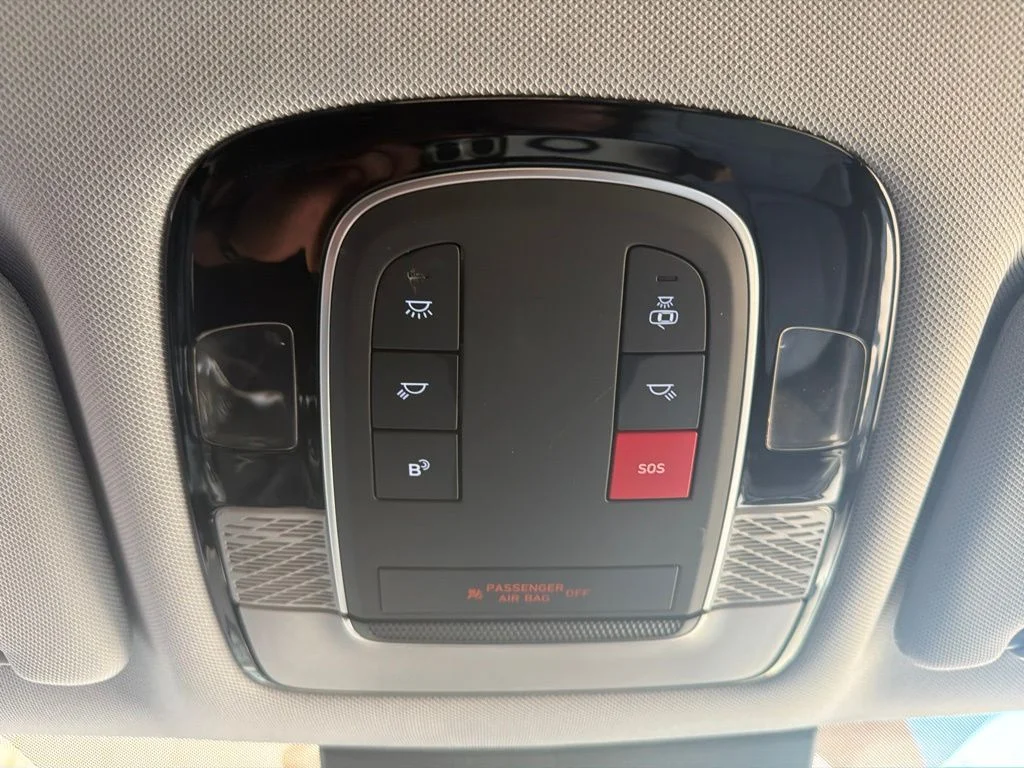 Used 2025 Gray Hyundai SEL image 15