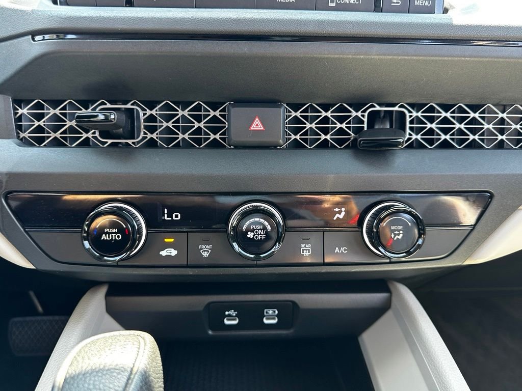 Used 2024  Honda LX image 28