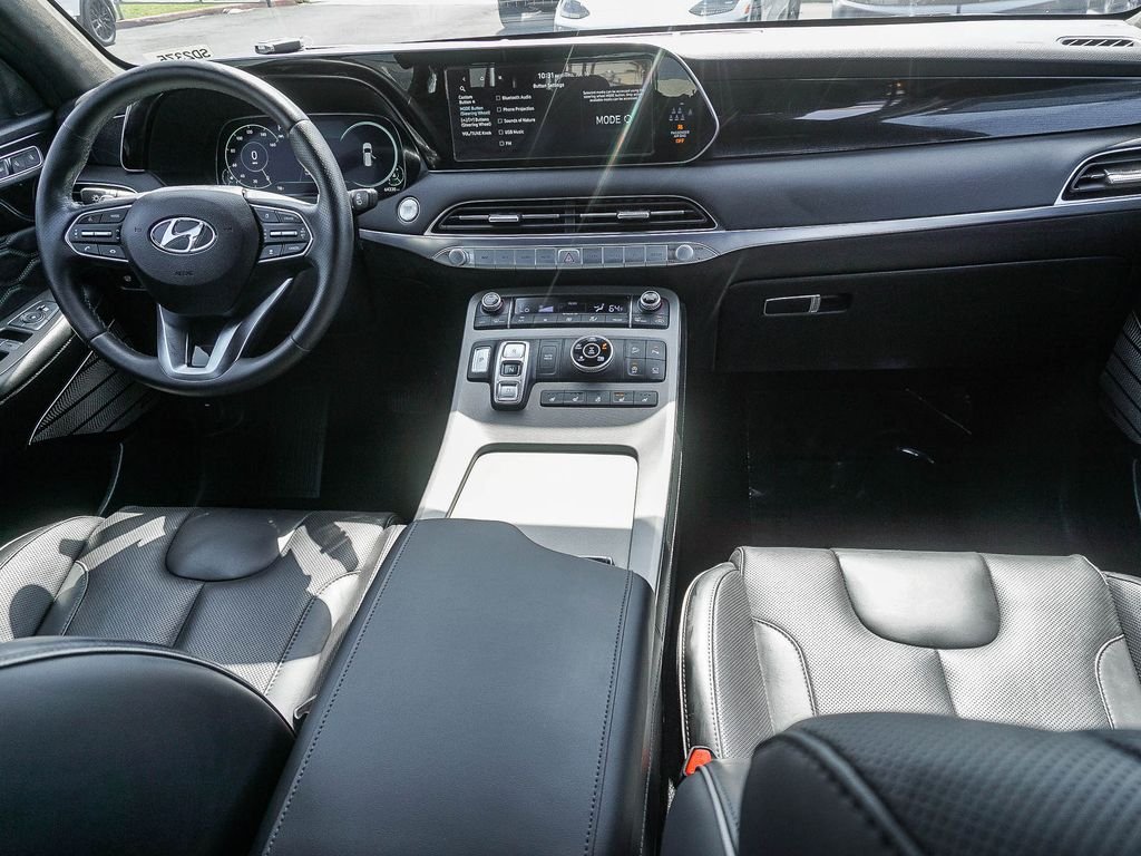 Used 2022 Red Hyundai Calligraphy image 14