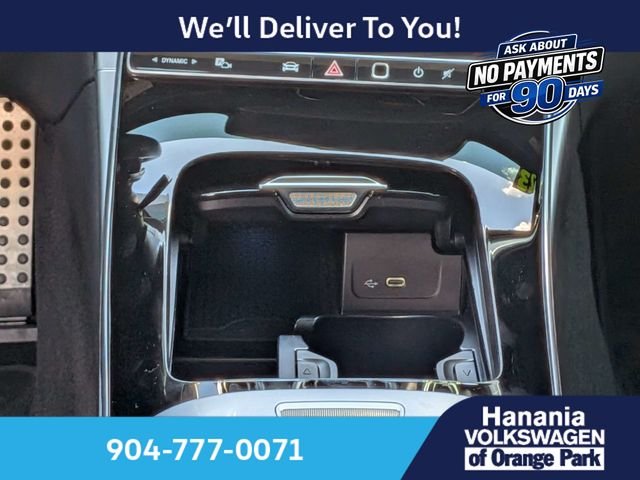 Used 2023  Mercedes-Benz C 300 image 23