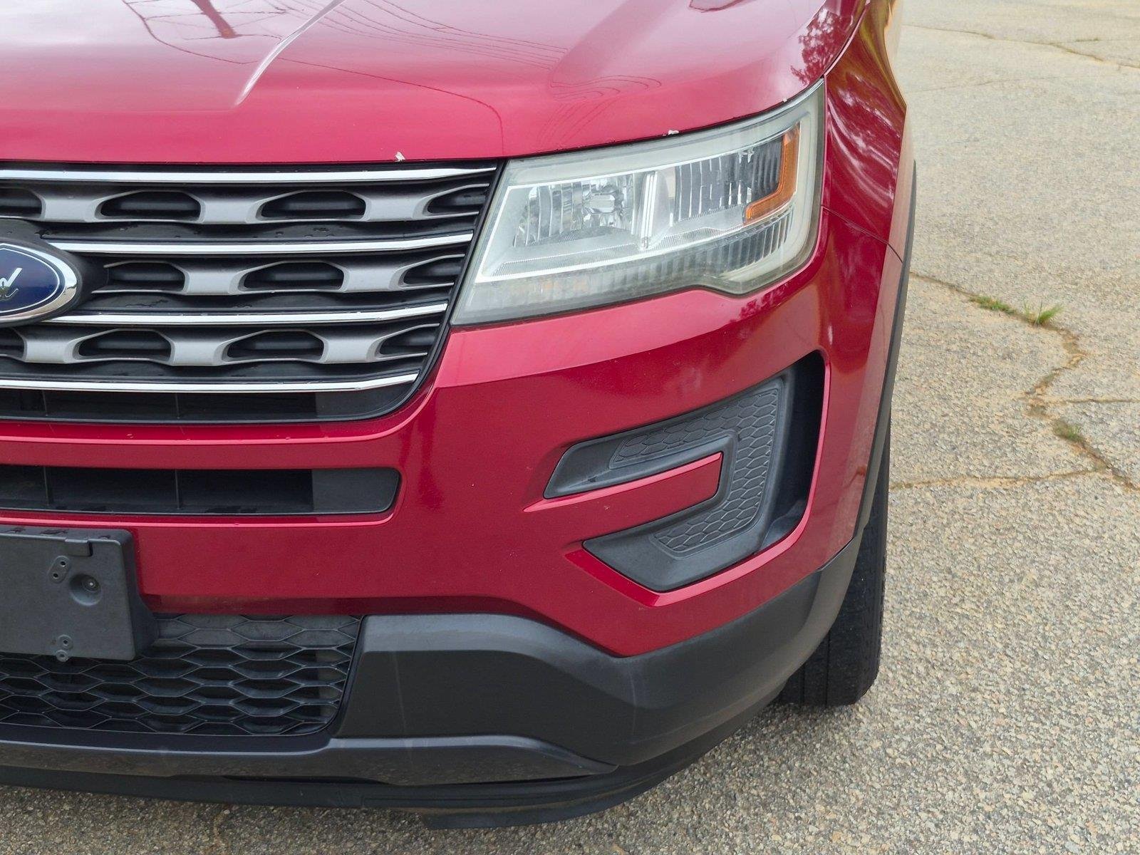 Used 2016 Ruby Red Metallic Tinted Clearcoat Ford Base image 9
