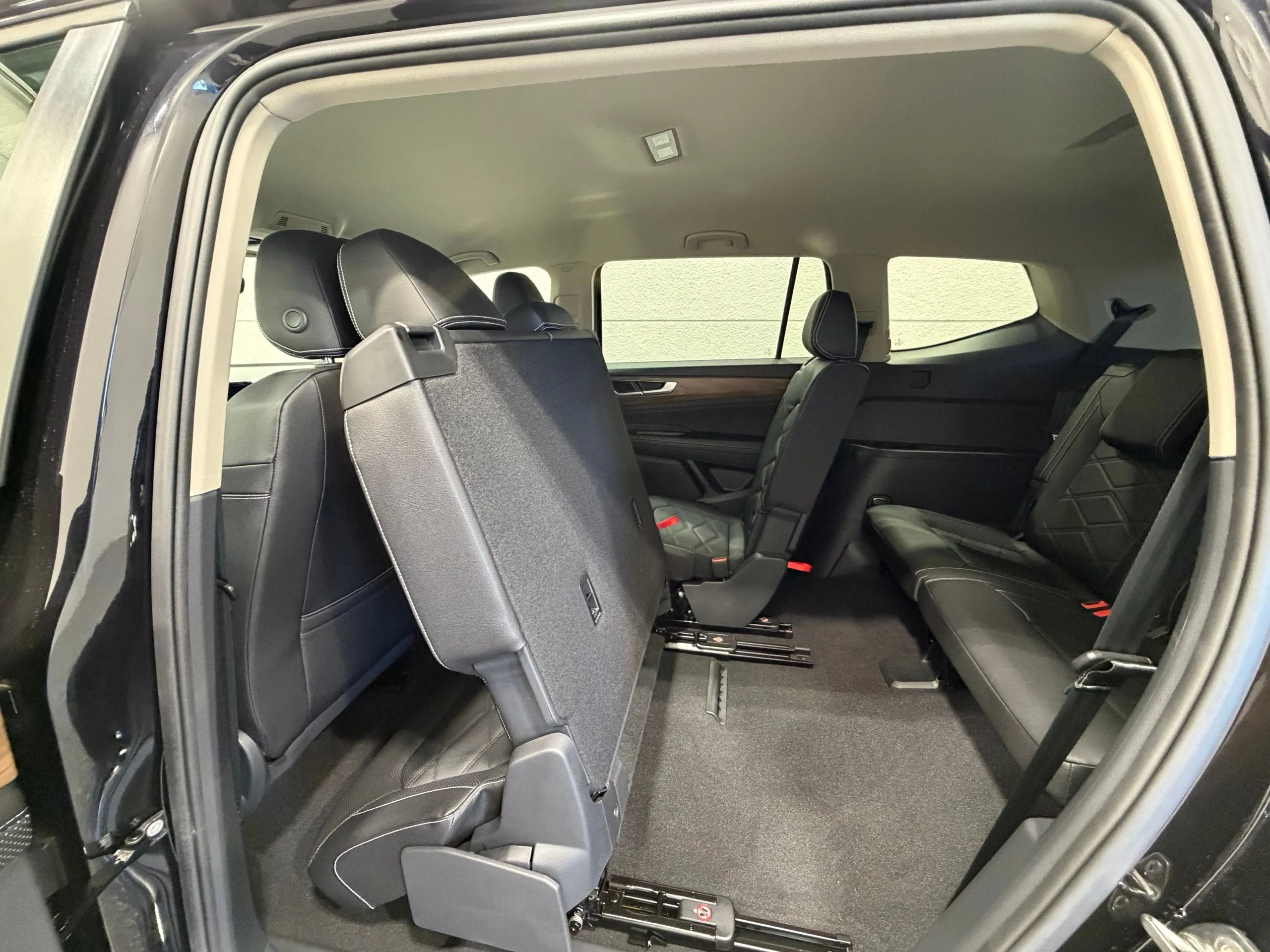 New 2026 Black Volkswagen 2.0T SE image 23